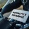 découvrez où placer correctement la vignette d'assurance moto et évitez les erreurs courantes pour rester conforme à la législation française.