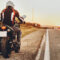 Conduite sur piste et route : peut-on vraiment utiliser la même moto pour les deux ?
