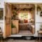 découvrez nos astuces pratiques pour personnaliser votre caravane aménagée et créer un espace mobile confortable et à votre image.
